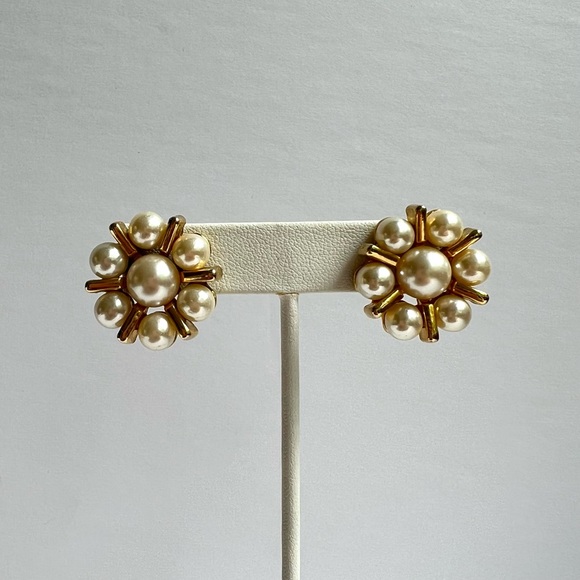 Vintage Faux Pearl Cluster Earrings - Picture 1 of 4